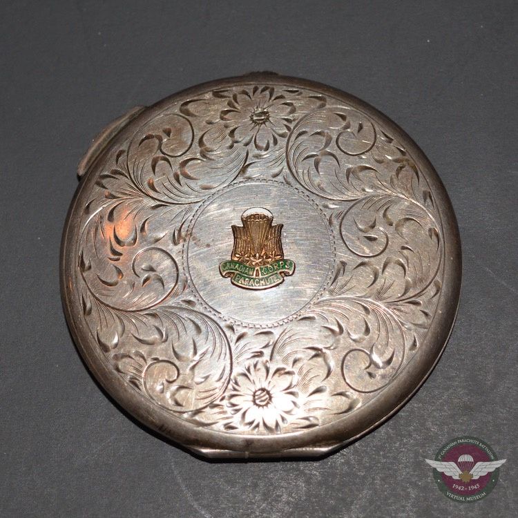 Ladies Silver Compact Mirror