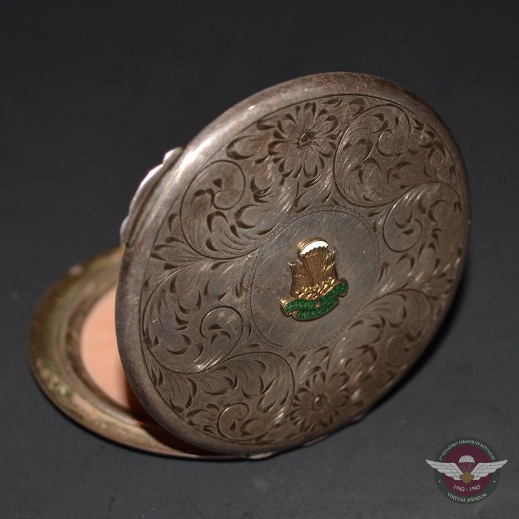 Ladies Silver Compact Mirror